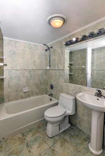 230 Austin St, Newton MA 02465-2501 exterior