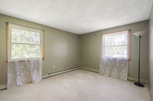 2 Jonathan Rd, Burlington MA 01803-1414 exterior