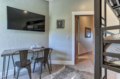 5627 Oslo Ln, Park City UT 84098-7708 exterior