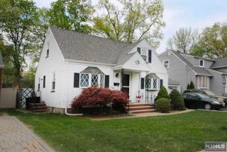 136 Harrington St, Bergenfield, NJ 07621-1004