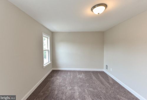 201 Maple Ave, West Deptford NJ  08093-1204 exterior