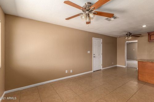 8444 6 Ave, Phoenix AZ 85023-6580 exterior