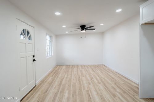 3937 Cypress St, Phoenix AZ 85006-1726 exterior