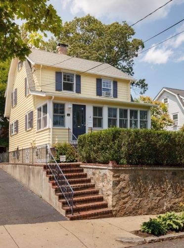 19 Buena Vista Rd, Arlington, MA 02476-7510