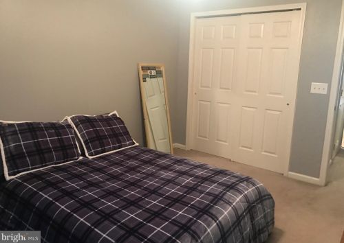 111 Sansom Ln, West Deptford NJ 08096-5168 exterior