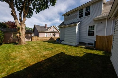 26 Harding St, Fall River, MA 02720-6912