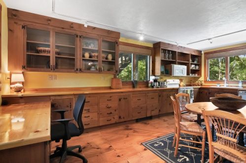 190 Windjammer Ln, Eastham MA 02642-3416 exterior