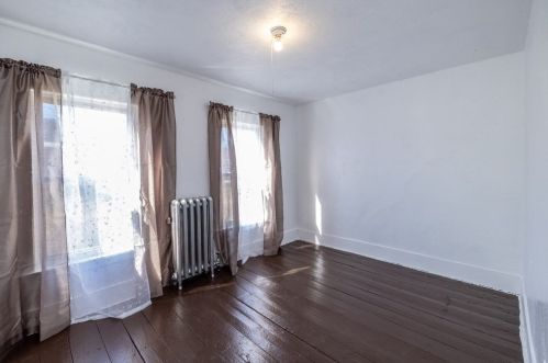 17 Pleasant St, Montgomery MA 01085-3719 exterior