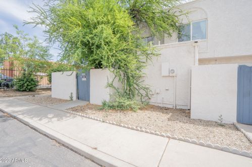 5255 42nd Dr, Phoenix, AZ 85019-2404