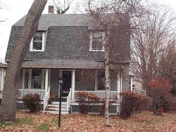 341 Wolcott St, Newton, MA 02466-1518