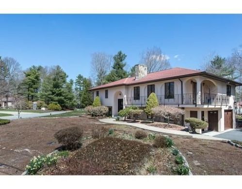 15 Beechwood Dr, New Bedford, MA 02743-1880