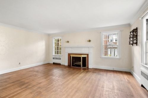 68 Washington St, Newton MA 02458-1726 exterior