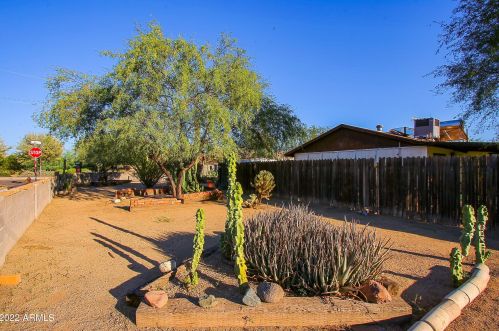 1945 Campo Bello Dr, Phoenix AZ 85032-2051 exterior