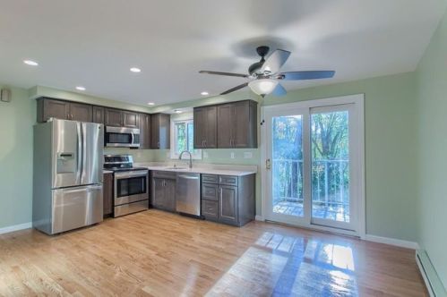 650 Robbins Ave, Dracut MA  01826-5177 exterior