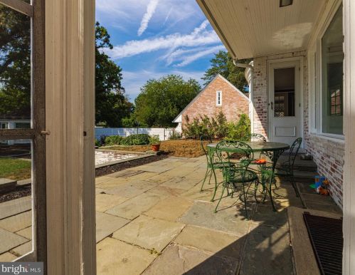 605 Delaware St, West Deptford NJ  08096-1576 exterior