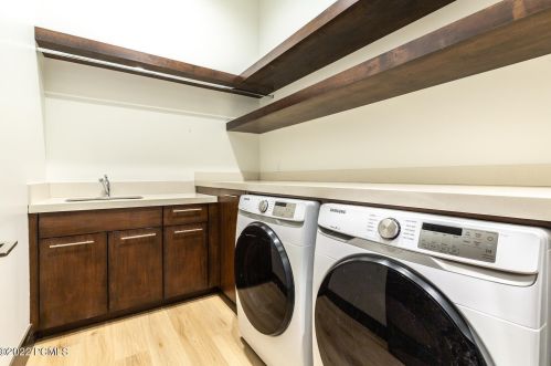 215 White Pne Cyn Rd, Park City UT 84060-6514 exterior