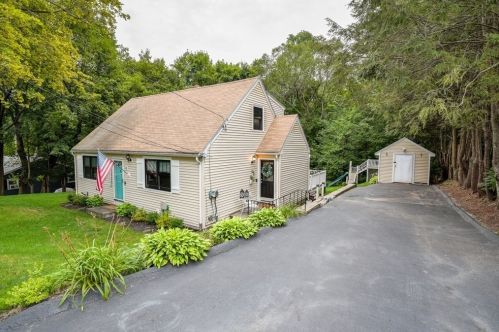 11 Brewster Rd, Worcester, MA 01602-2213