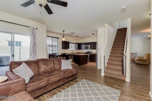 7423 27th Way, Phoenix AZ  85042-5963 exterior