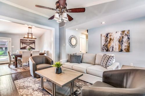 601 Jamestown Dr, Garland TX  75043-2324 exterior