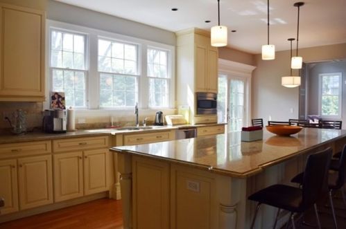 162 Evelyn Rd, Newton MA 02468-1042 exterior