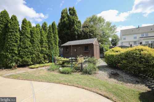 36 Hackemore St, Burlington NJ 08016-3056 exterior