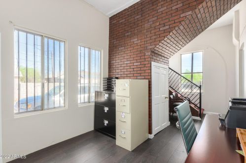 819 3rd Ave, Phoenix AZ 85023-6204 exterior