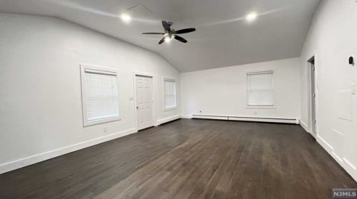 385 Stonetown Rd, Skyline Lakes NJ  07456-1308 exterior