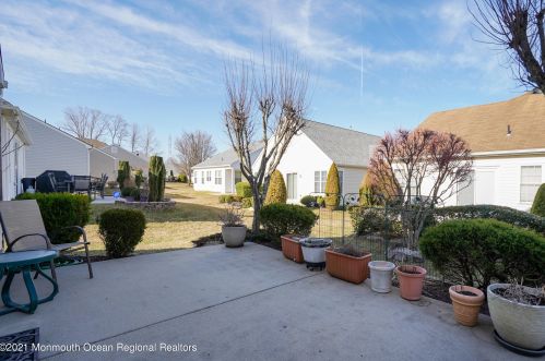 11 Manchester Ct, Jackson Twp NJ 08527-3972 exterior