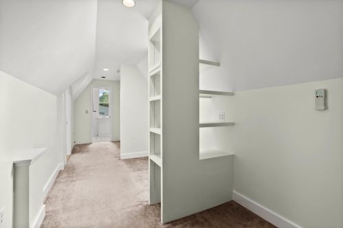 55 Farlow Rd, Newton MA 02458-2439 exterior