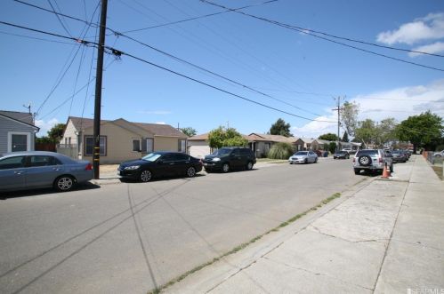 1493 Pearson Ave, San Leandro CA 94577-2437 exterior