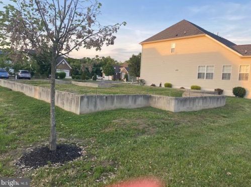 800 Raspberry Cir, West Deptford NJ  08096-5177 exterior