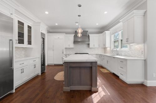 10 Fox Hl Rd, Newton MA exterior