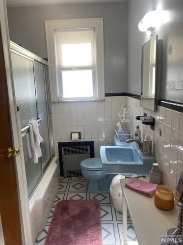 78 Sanford Ave, Belleville NJ 07109-1224 exterior