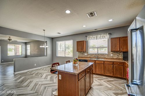 4217 73 Dr, Phoenix AZ 85033-2512 exterior