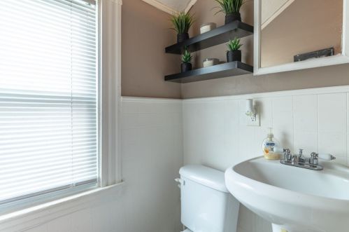 285 Earle St, New Bedford MA 02746-1814 exterior