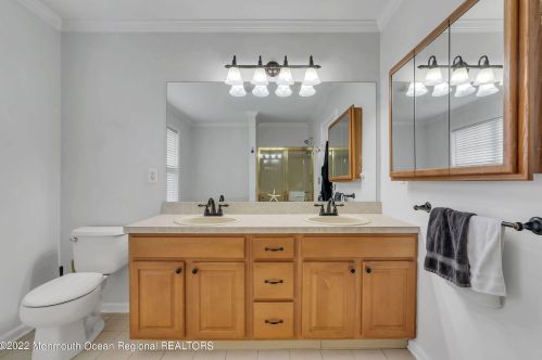 8 Bailey Ct, Jackson Twp NJ  08527-4459 exterior