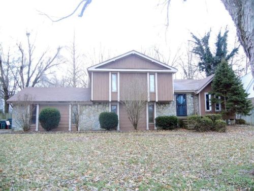 4807 Stony Brook Dr, Louisville KY  40299-1121 exterior