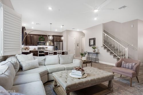 8976 8 Dr, Phoenix AZ 85041-6754 exterior