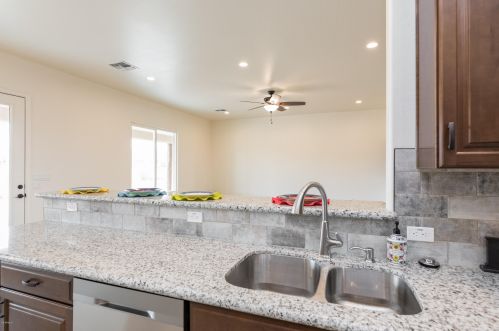 40532 3rd Ave, Phoenix AZ 85086-7203 exterior