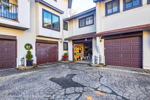 118 Tower Hl Dr, Tinton Falls NJ 07701-2400 exterior