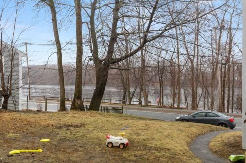 342 Main St, Groveland MA 01834-1346 exterior