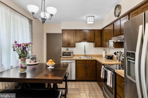 538 Elberne Ave, West Deptford NJ 08093-1715 exterior