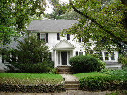 134 Moffat Rd, Newton, MA 02468-1132