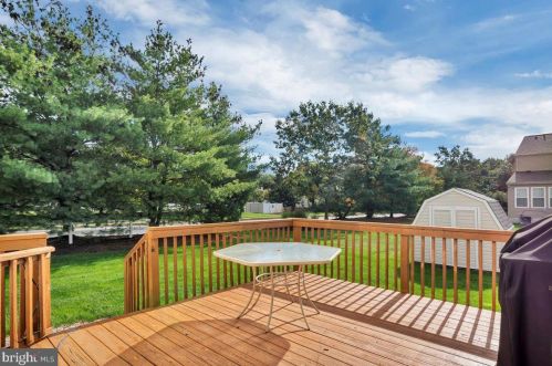 101 Cambridge Ct, West Deptford NJ 08096-6875 exterior