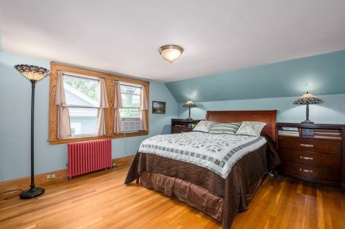 27 Fairfield St, Dedham MA 02026-1405 exterior