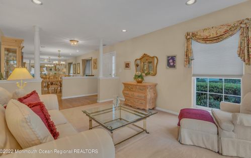 11 Charles Ct, Tinton Falls NJ 07712-7941 exterior