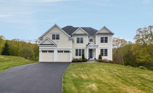 6 Appaloosa Dr, Shrewsbury, MA 01545-4711