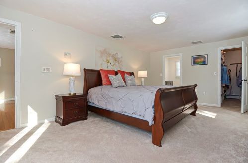 11 Robin Rd, Norfolk MA 02056-1731 exterior