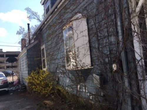 8 Bacon St, Newton MA 02458-1616 exterior