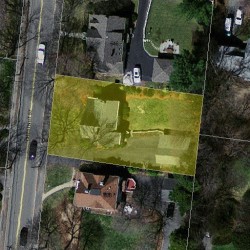 652 Chestnut St, Newton MA 02468-2019 aerial view